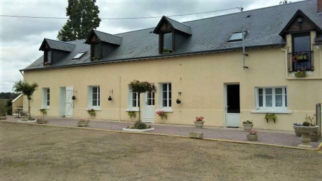 Les Hautes Mougonnieres Neuil Exterior photo